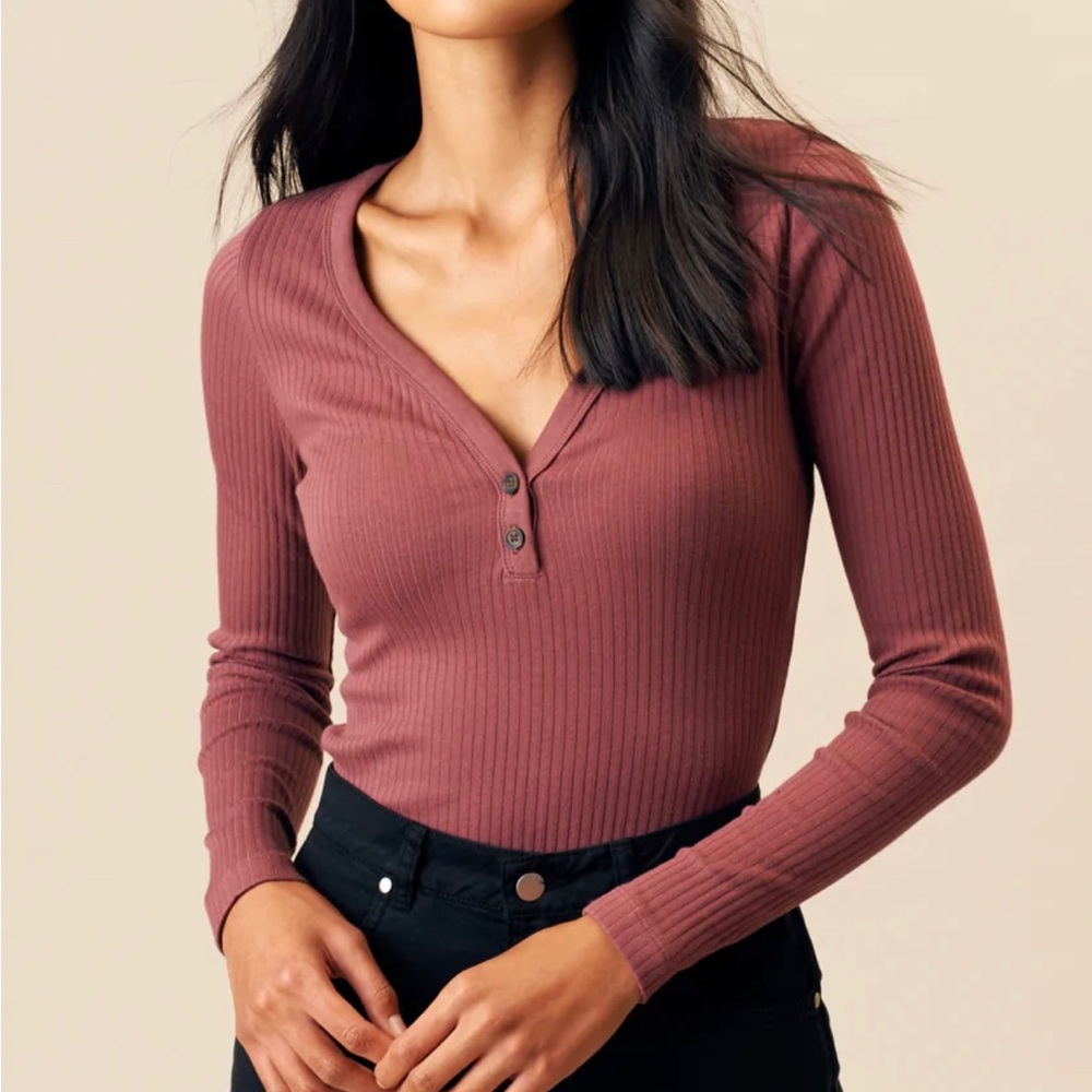 Kotn Ribbed Henley Tshirt size L